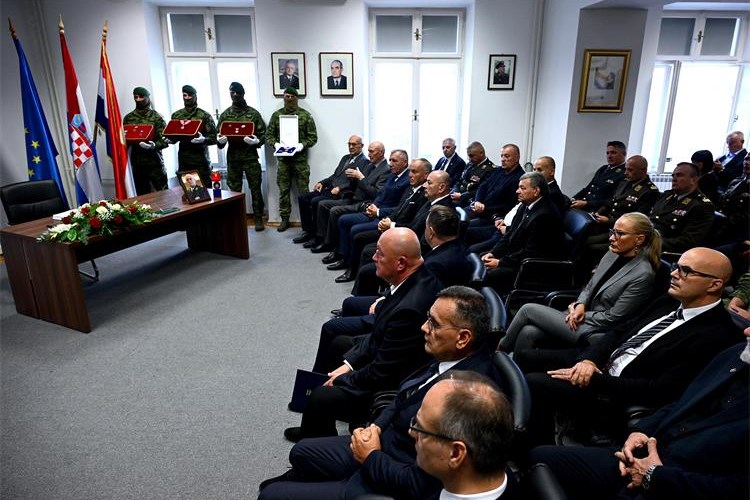 Slika /dokumenti/Nikola/Fotografije - web/Komemoracija Ante Roso - Naslovna.jpg